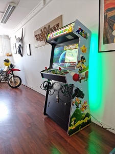 A-G 32 LCD arcade met 4500 GAMES + 2 LIGHTGUNS 'SUPER MARIO' 3