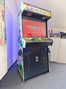 A-G 32 LCD arcade met 4500 GAMES + 2 LIGHTGUNS 'SUPER MARIO' 2