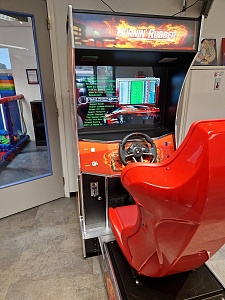 A-G 32 LCD RACING arcade met SEAT en 150 RACING GAMES BURNIN RUBBER + OUTRUN 19